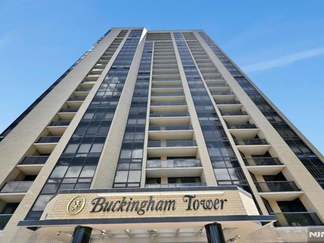 Condo for sale in Fort Lee, New Jersey