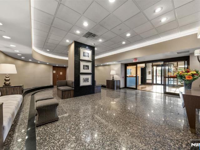 Condo for sale in Fort Lee, New Jersey