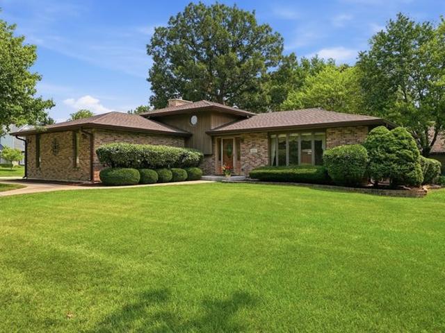 House for sale in Shorewood, Illinois