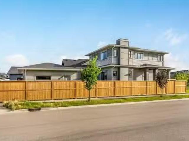 House for sale in Airdrie, Alberta