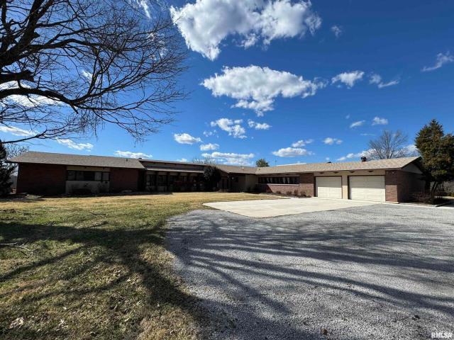 House for sale in Anna, Illinois
