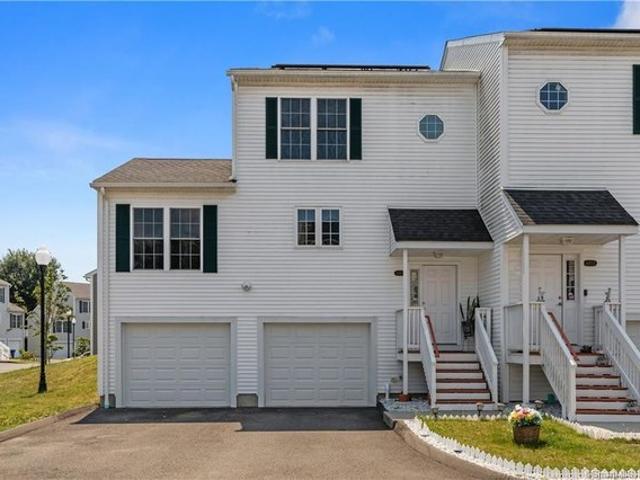 Townhouse for sale in Bridgeport, Connecticut