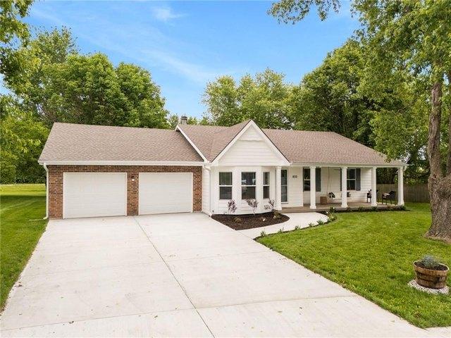 House for sale in Grain Valley, Missouri