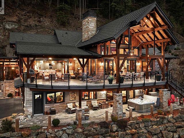 House for sale in Bowen Island, British Columbia