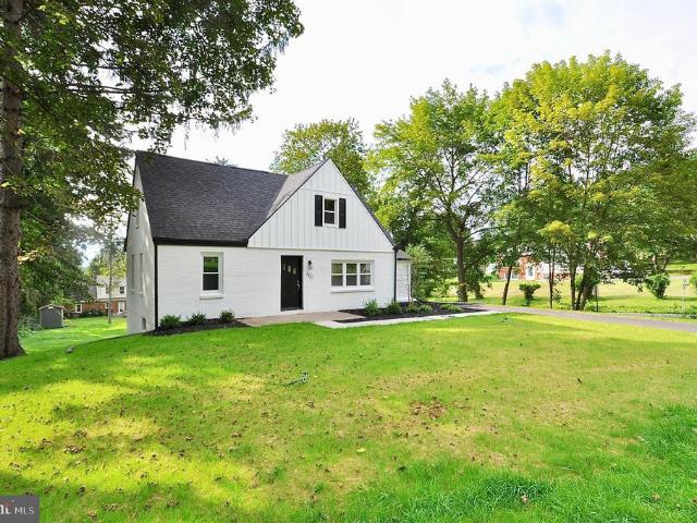 House for sale in Lemont, Pennsylvania