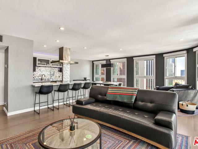 Condo for sale in Canoga Park, California