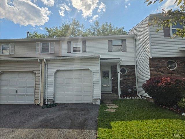 Townhouse for sale in Town of Clay, Onondaga County