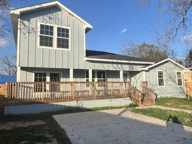 House for sale in Somerset, Texas