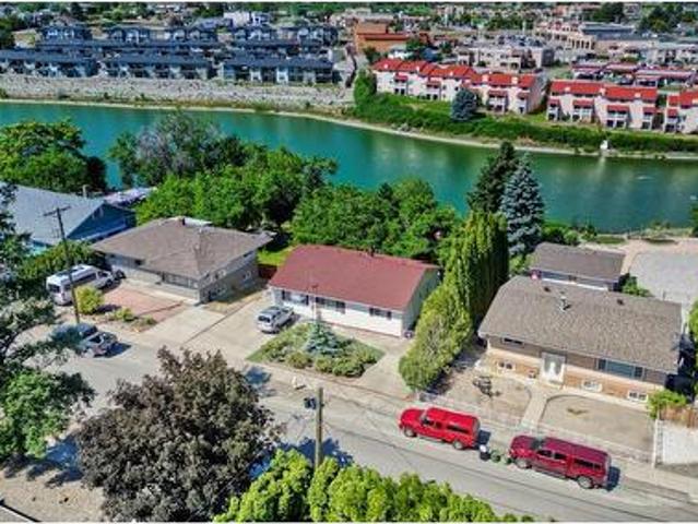 House for sale in Osoyoos