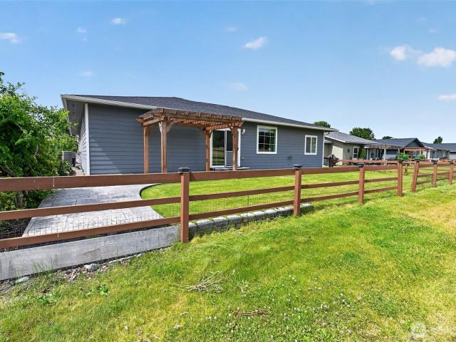 House for sale in Zillah, Washington