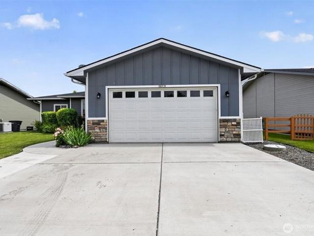 House for sale in Zillah, Washington