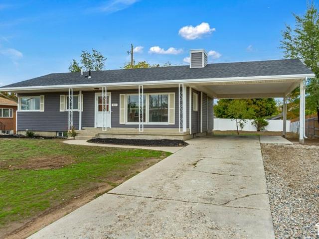 House for sale in Cottonwood Meadows Twin Homes Condominium, Midvale
