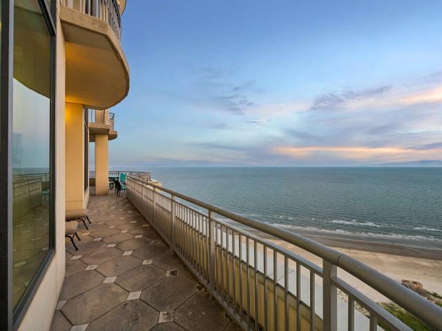 Condo for sale in Beachtown, Galveston
