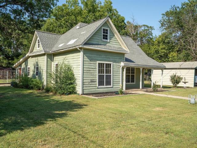 House for sale in Tioga, Texas