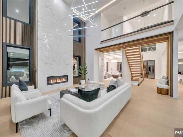 House for sale in Paramus, New Jersey