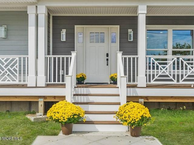 Townhouse for sale in Monmouth, New Jersey