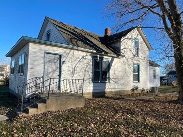 House for sale in Crescent City, Illinois
