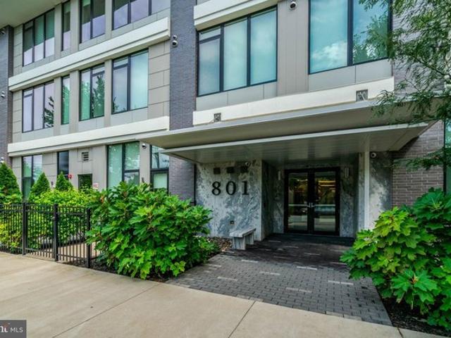 Condo for sale in Alexandria, Virginia