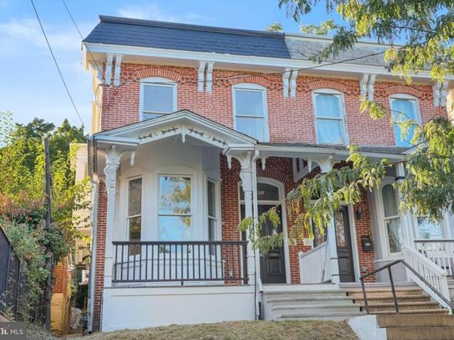 Townhouse for sale in Delaware