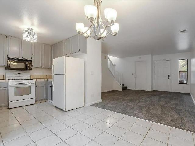 Townhouse for sale in Hollister
