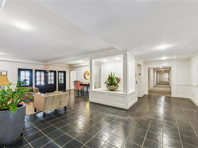 Condo for sale in Metairie, Louisiana