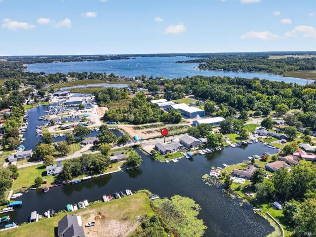 House for sale in Syracuse, Indiana