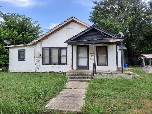 House for sale in Hallettsville, Texas