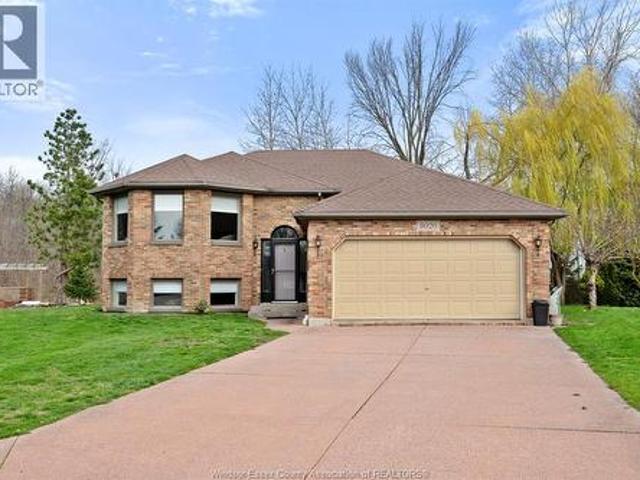 House for sale in Amherstburg, Ontario
