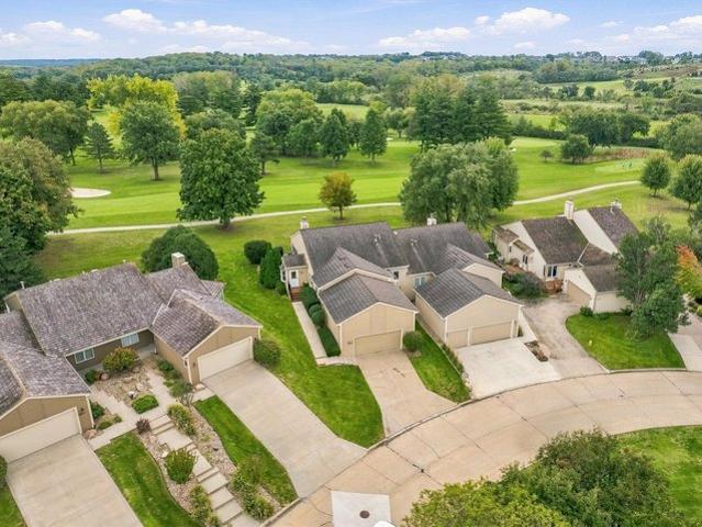 Townhouse for sale in The Greens of Echo Valley, Norwalk