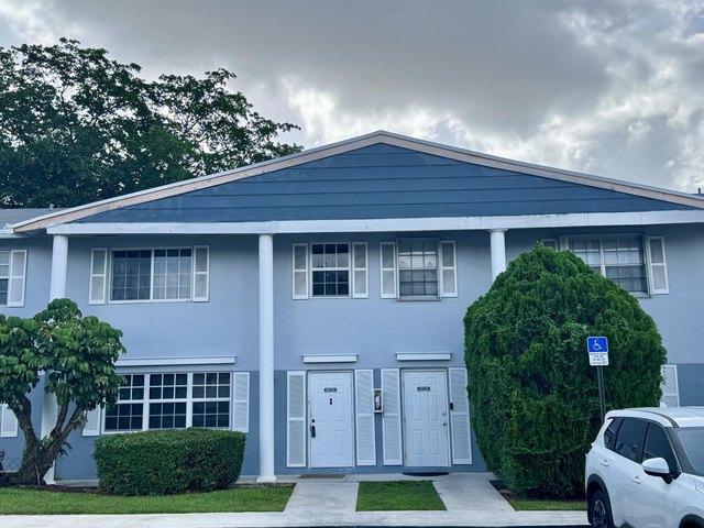 Townhouse for sale in Davie, Florida