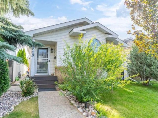 House for sale in Wedgewood, Alberta