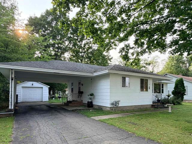 House for sale in Waupaca, Wisconsin