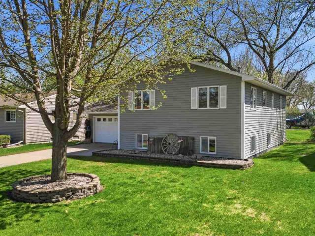 House for sale in Madelia, Minnesota
