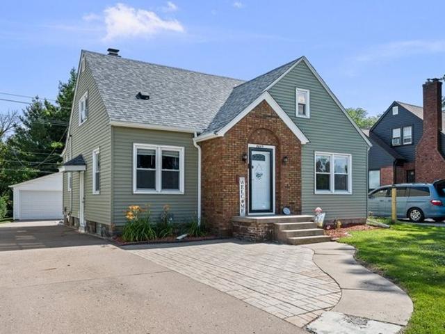 House for sale in Moline, Illinois