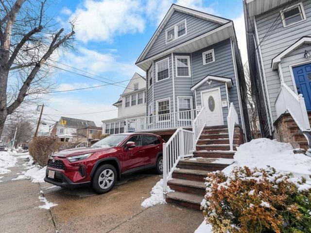 House for sale in Hudson, New Jersey