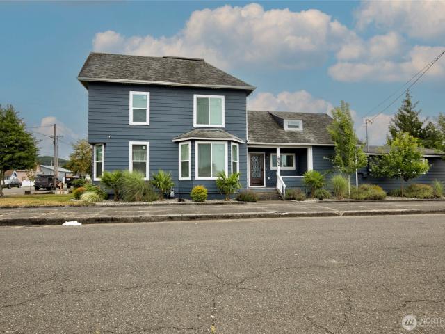 House for sale in Hoquiam, Washington