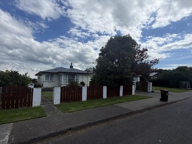 House for rent in Camberley, Hastings