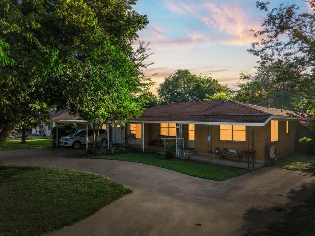 House for sale in Whitney, Texas