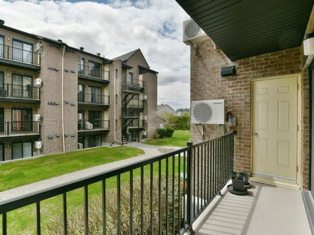 Apartment for rent in Les Moulins, Quebec