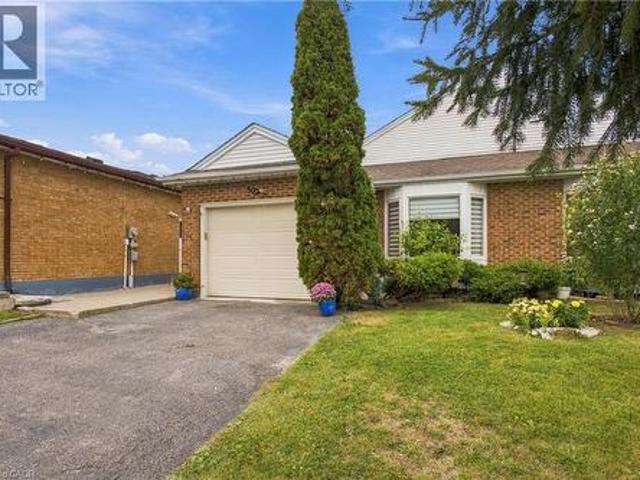 House for sale in Country Hills, Kitchener