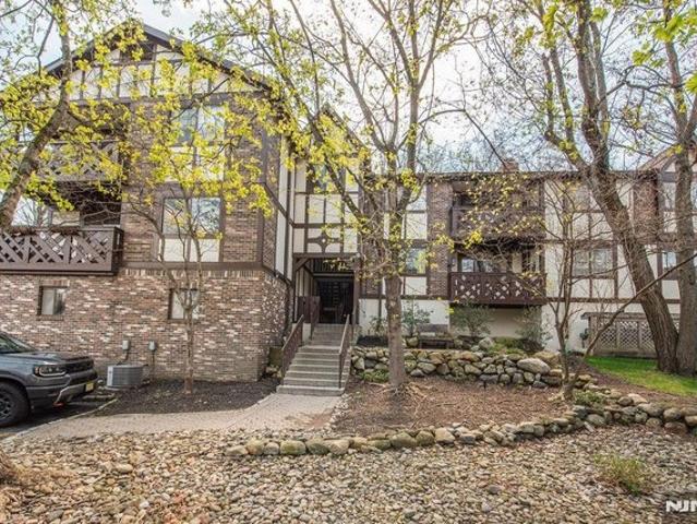Condo for sale in Mahwah, New Jersey