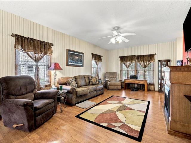 House for sale in Rosemere Acres, Maquoketa
