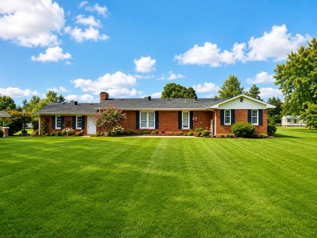 House for sale in Bee Spring, Kentucky