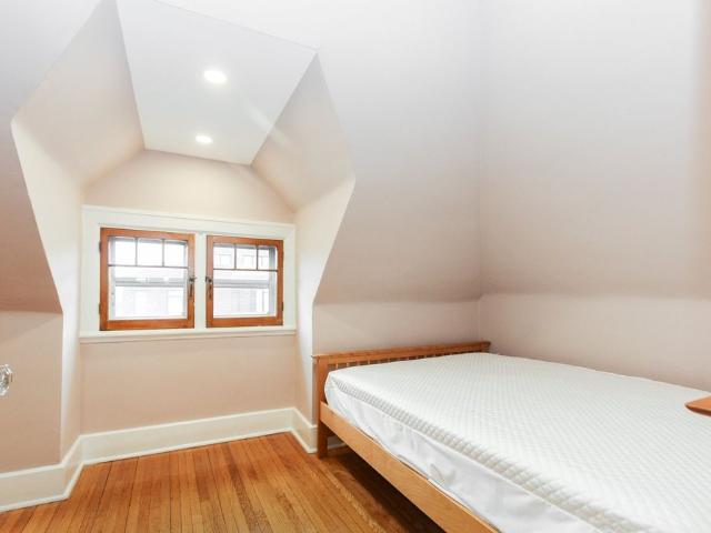 Apartment for rent in Montreal-ouest, Quebec