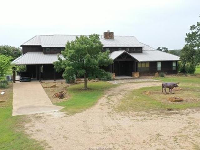 House for sale in Milam, Texas