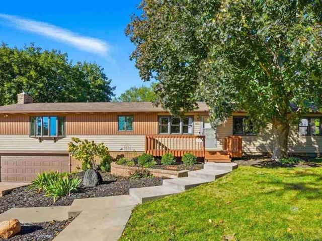 House for sale in Kalona, Iowa