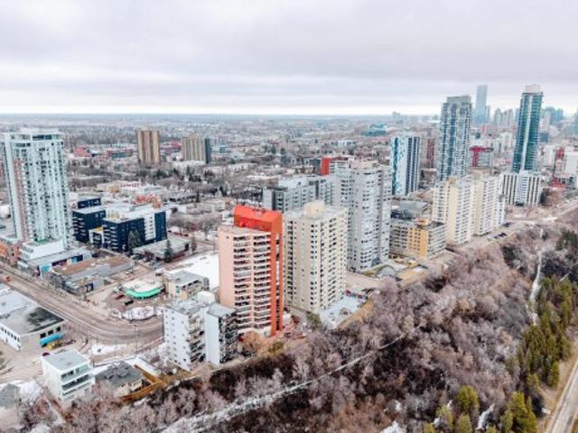 Condo for sale in Wedgewood, Alberta