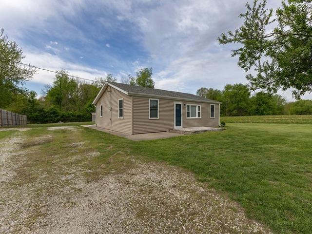House for sale in Rapids City, Illinois