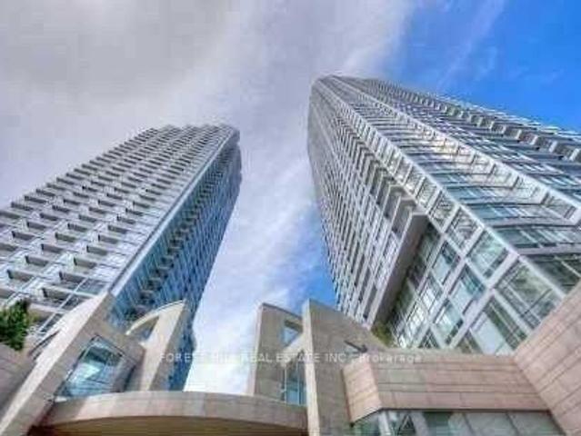 Condo for sale in Toronto—St. Paul's, Toronto