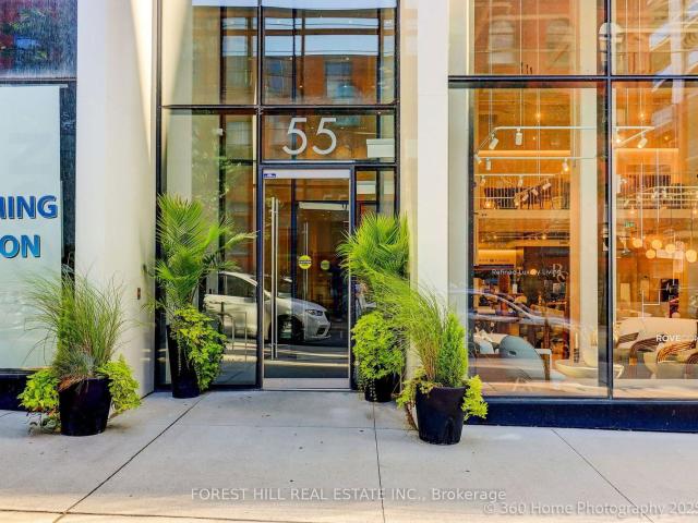 Condo for sale in Toronto, Golden Horseshoe